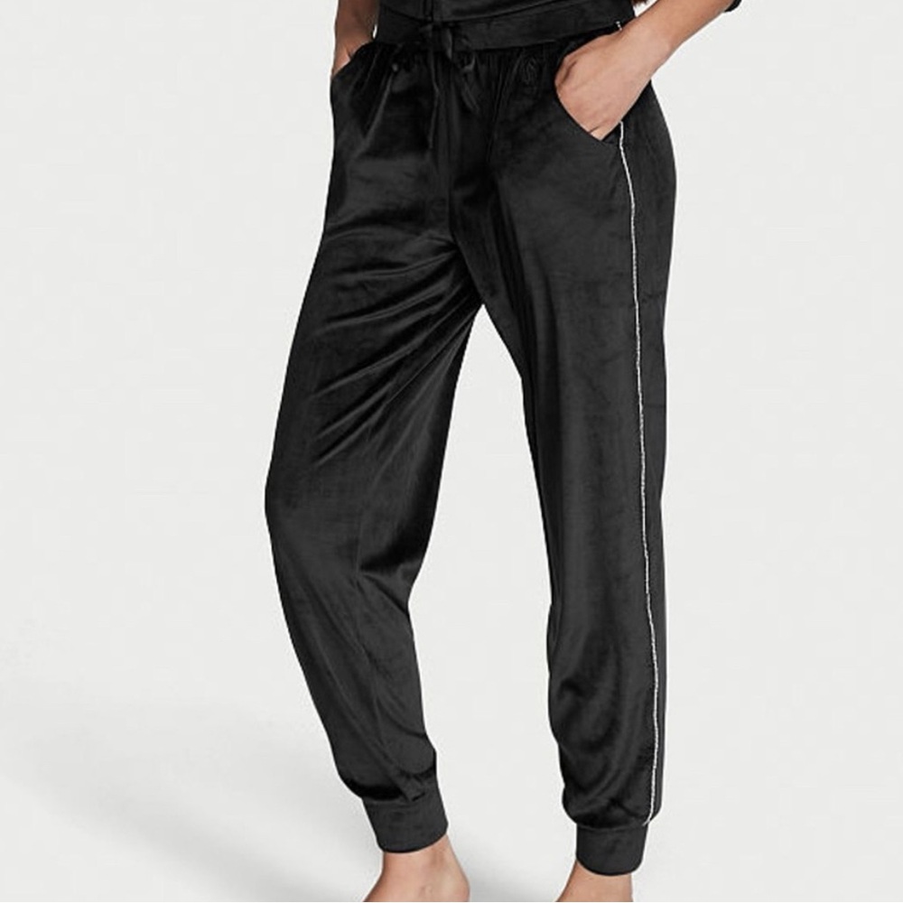 Victoria's Secret On Point Black Joggers - Picture 3 of 3